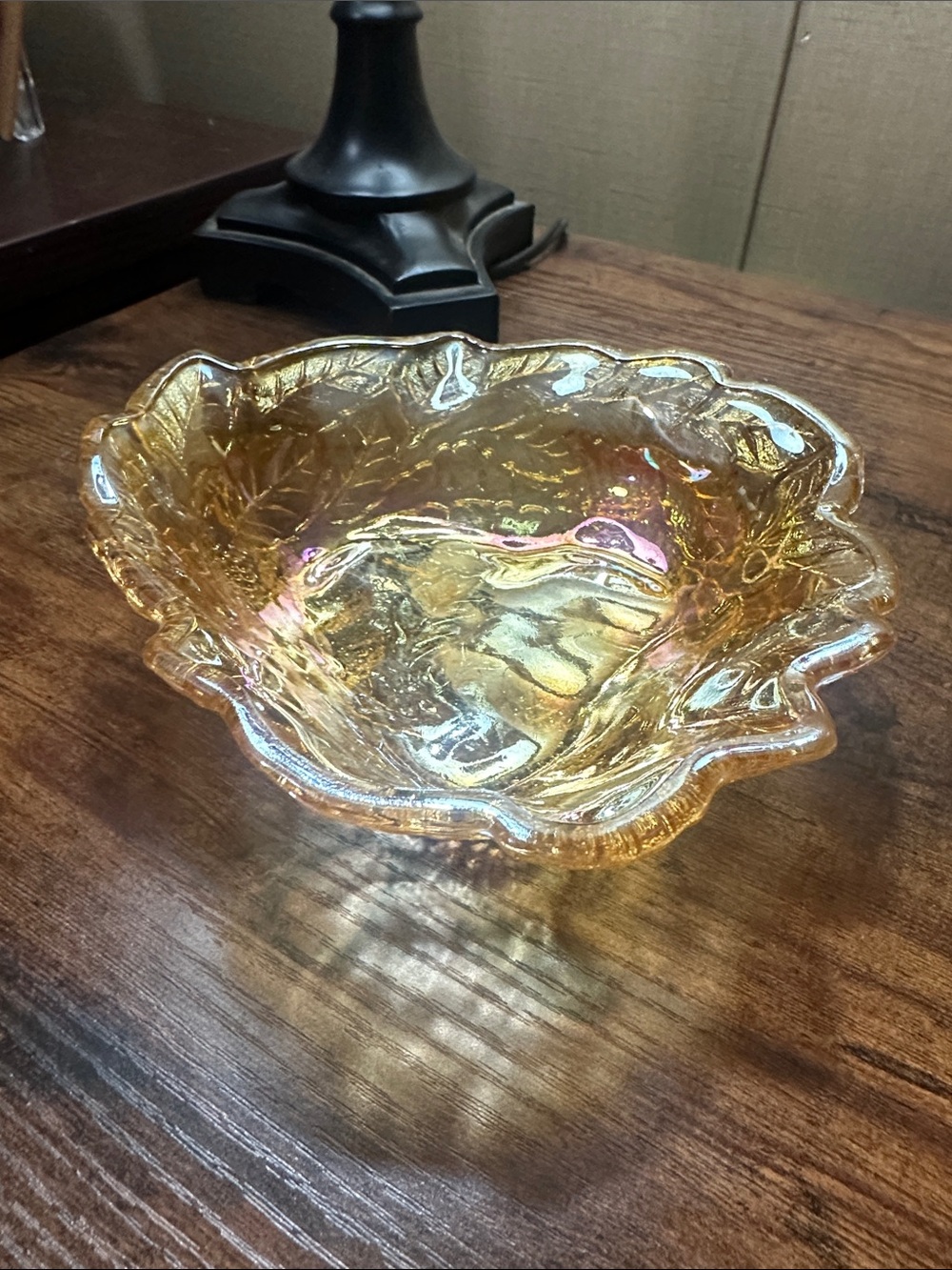 vintage Indiana Glass Logan Berry leaf Marigold carnival glass bowl